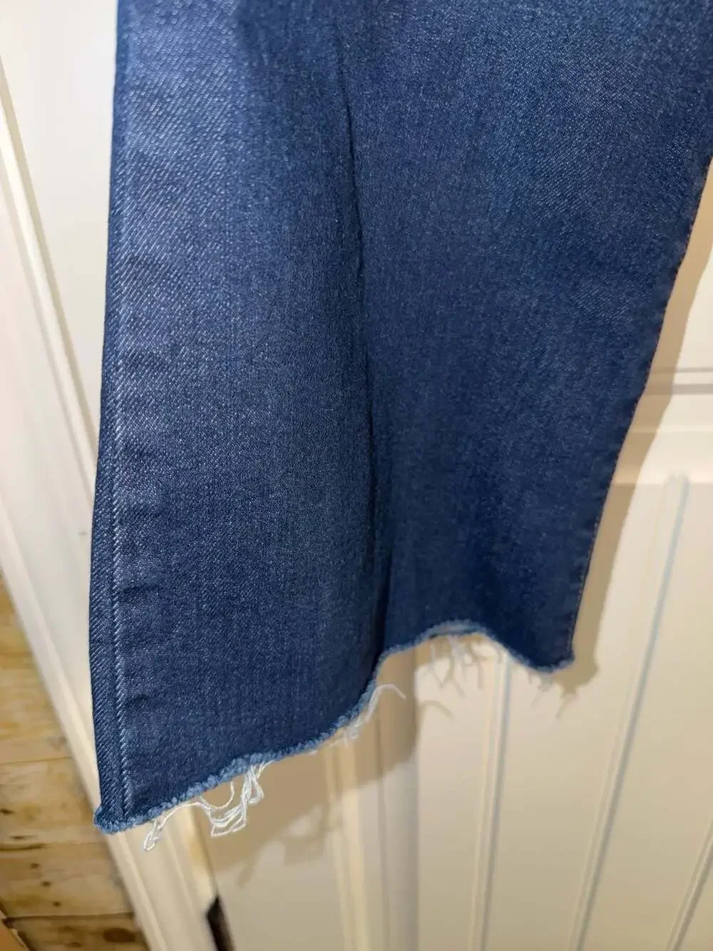 Sofia Jeans by Sofia Vergara Melisa Flare Jeans • Dark Wash • Raw Hem 👖✨